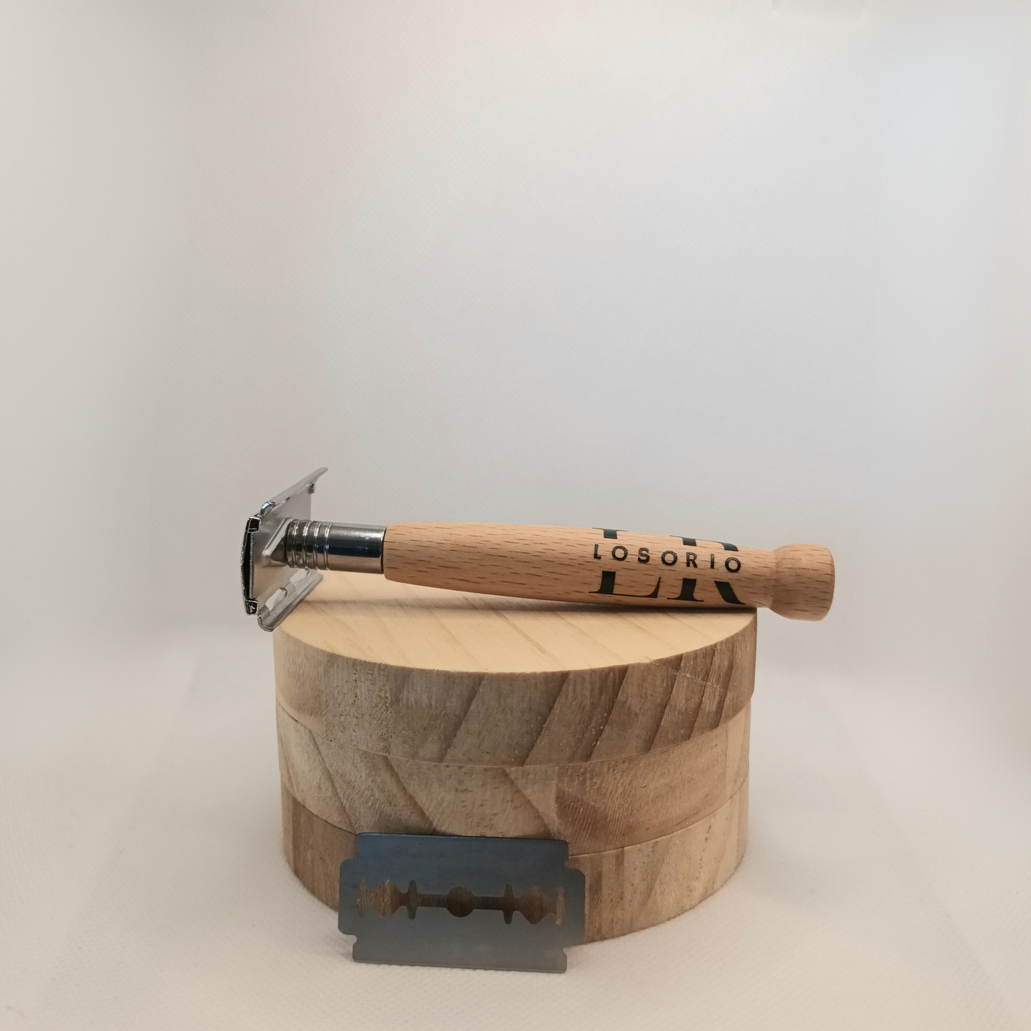 Rasoir de sureté avec manche en bois massif